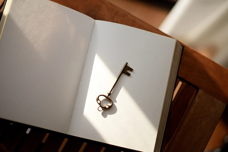 落ち着いた雰囲気のバー店内